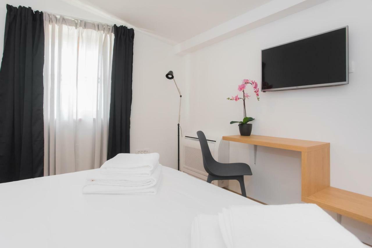 Rooms Kala ชิเบนิก ภายนอก รูปภาพ