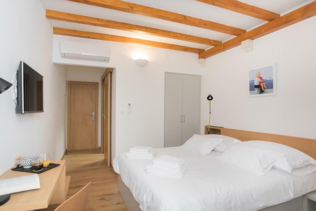 Rooms Kala ชิเบนิก ภายนอก รูปภาพ