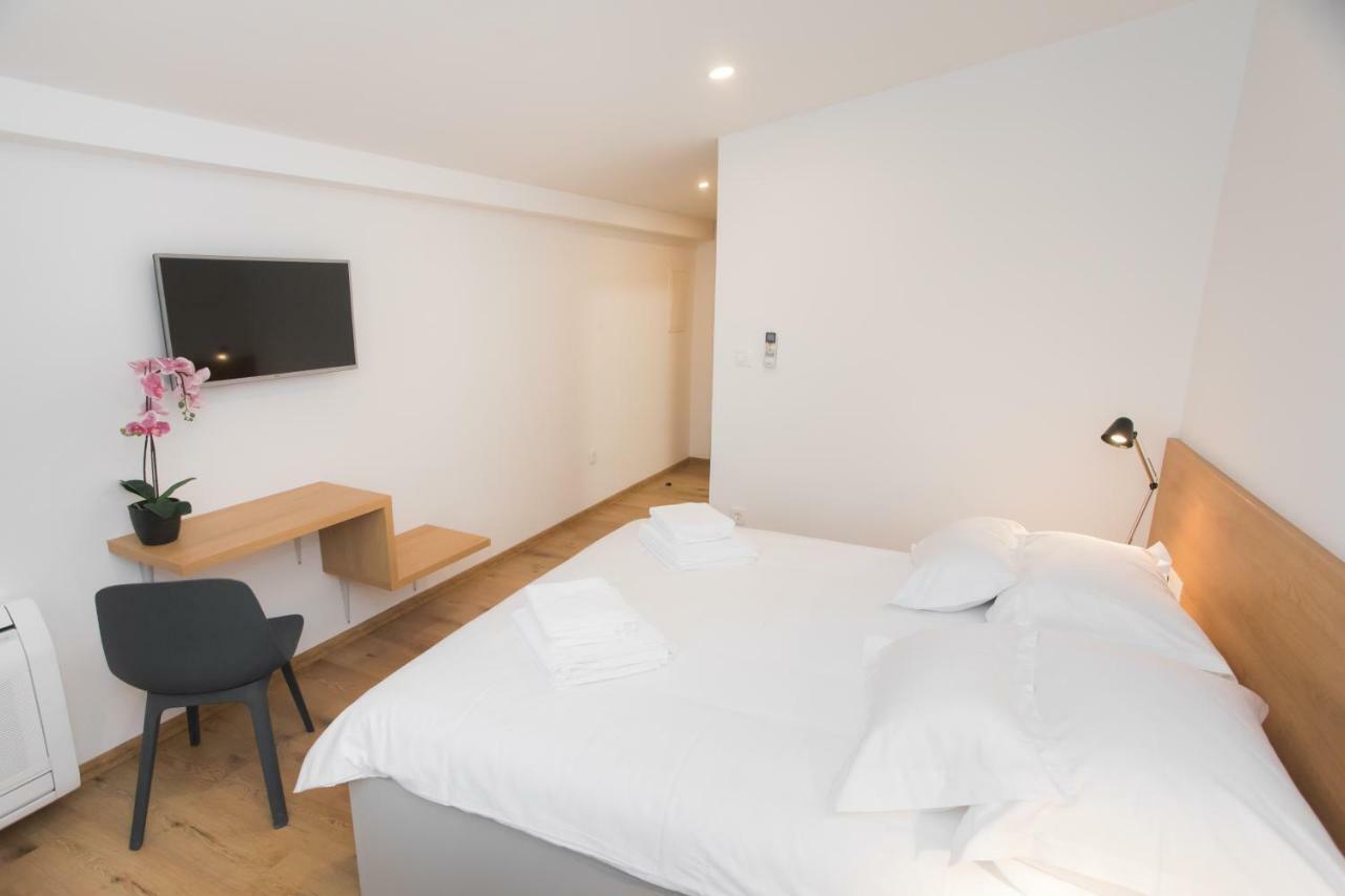 Rooms Kala ชิเบนิก ภายนอก รูปภาพ