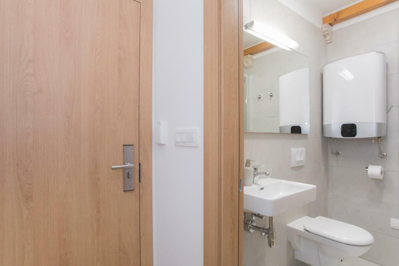 Rooms Kala ชิเบนิก ภายนอก รูปภาพ